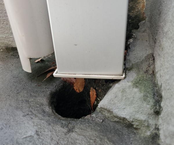 ベランダのドレン　ストレーナーが付いていない